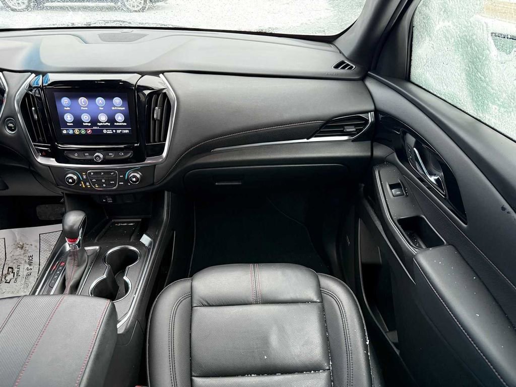 Used 2023 Chevrolet Traverse RS image 45