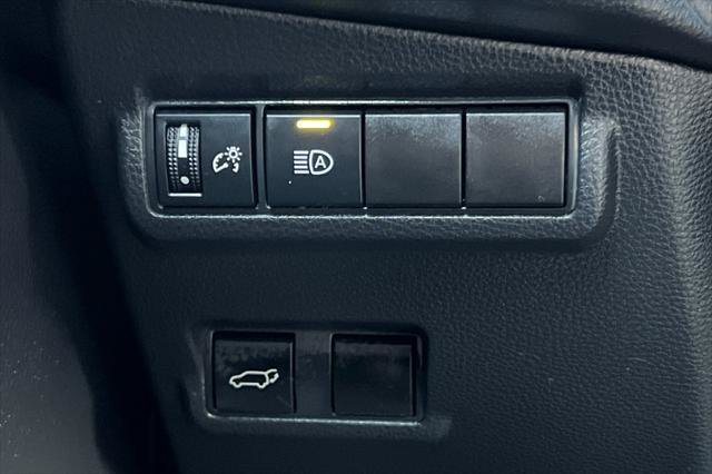 Certified 2023 Toyota Corolla Cross XLE w/ Convenience Package FWD image 31
