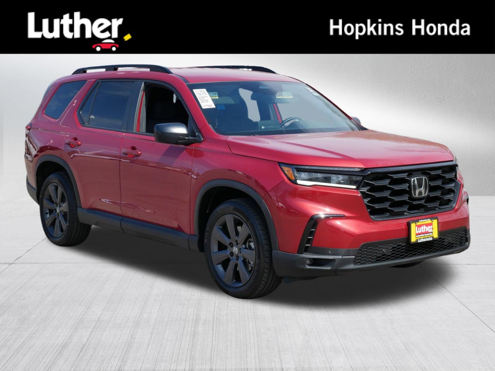 Certified 2025 Honda Pilot Sport image 1