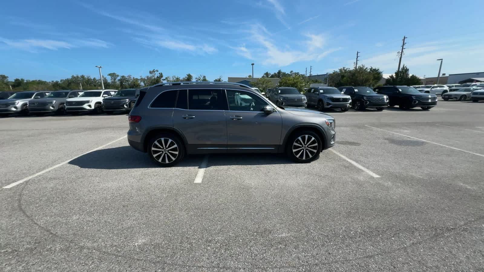 Used 2023 Mercedes-Benz GLB 250 w/ Premium Package image 9