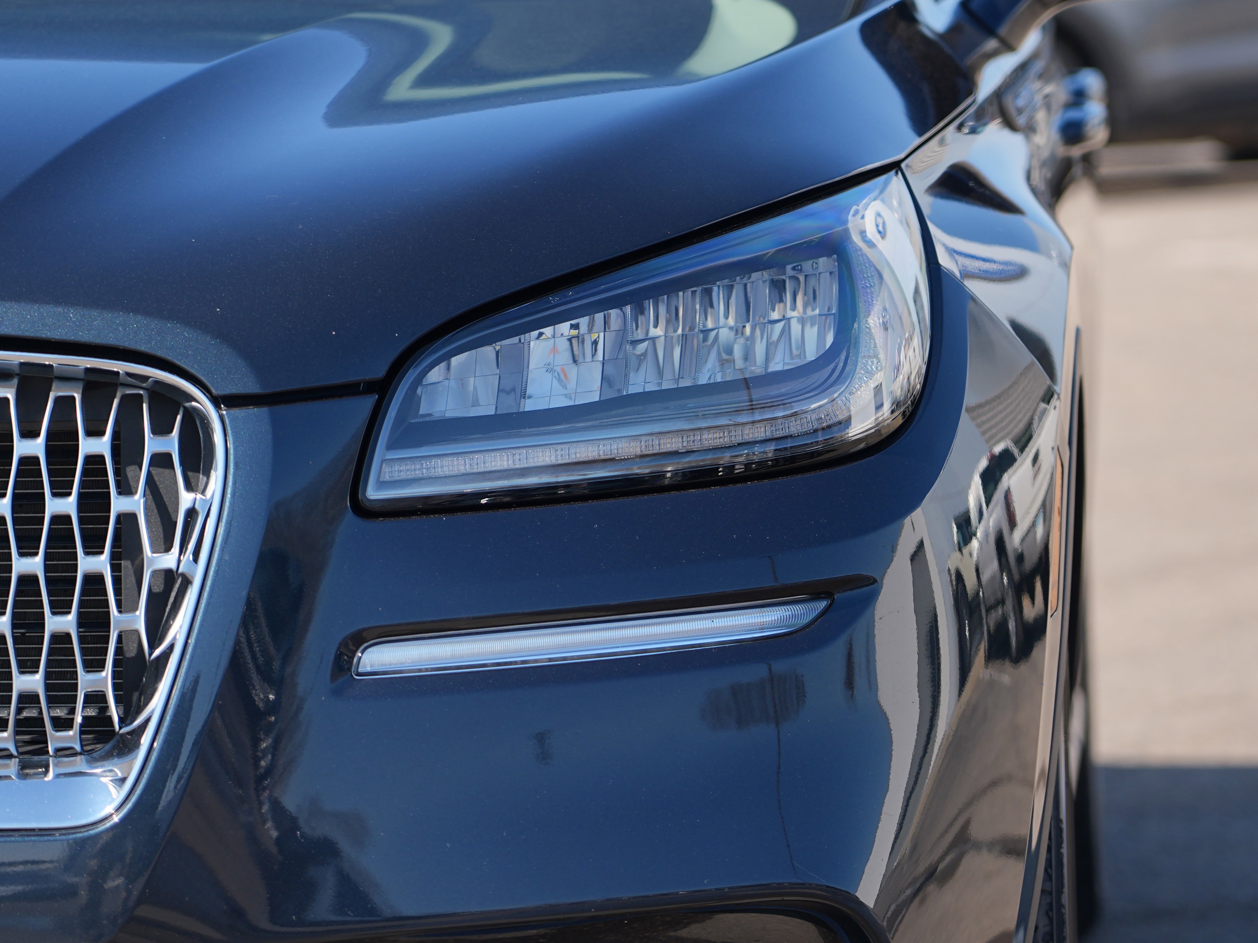 Used 2022 Lincoln Corsair Reserve w/ Elements Package image 12