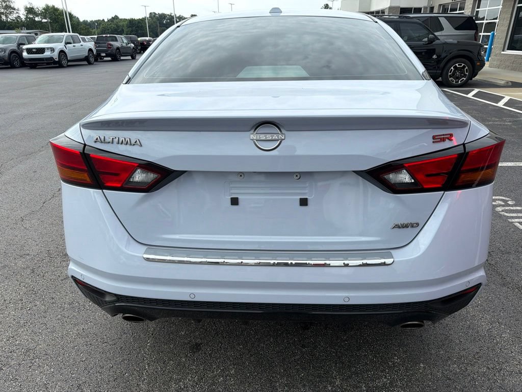 Used 2023 Nissan Altima 2.5 SR w/ SR Premium Package AWD/4WD image 3