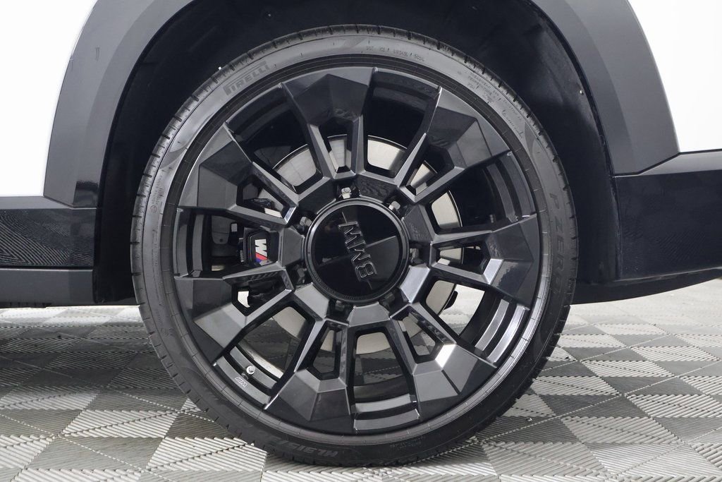 Certified 2025 BMW XM AWD/4WD image 16