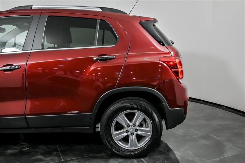 Used 2020 Chevrolet Trax LT w/ Driver Confidence Package AWD/4WD image 7