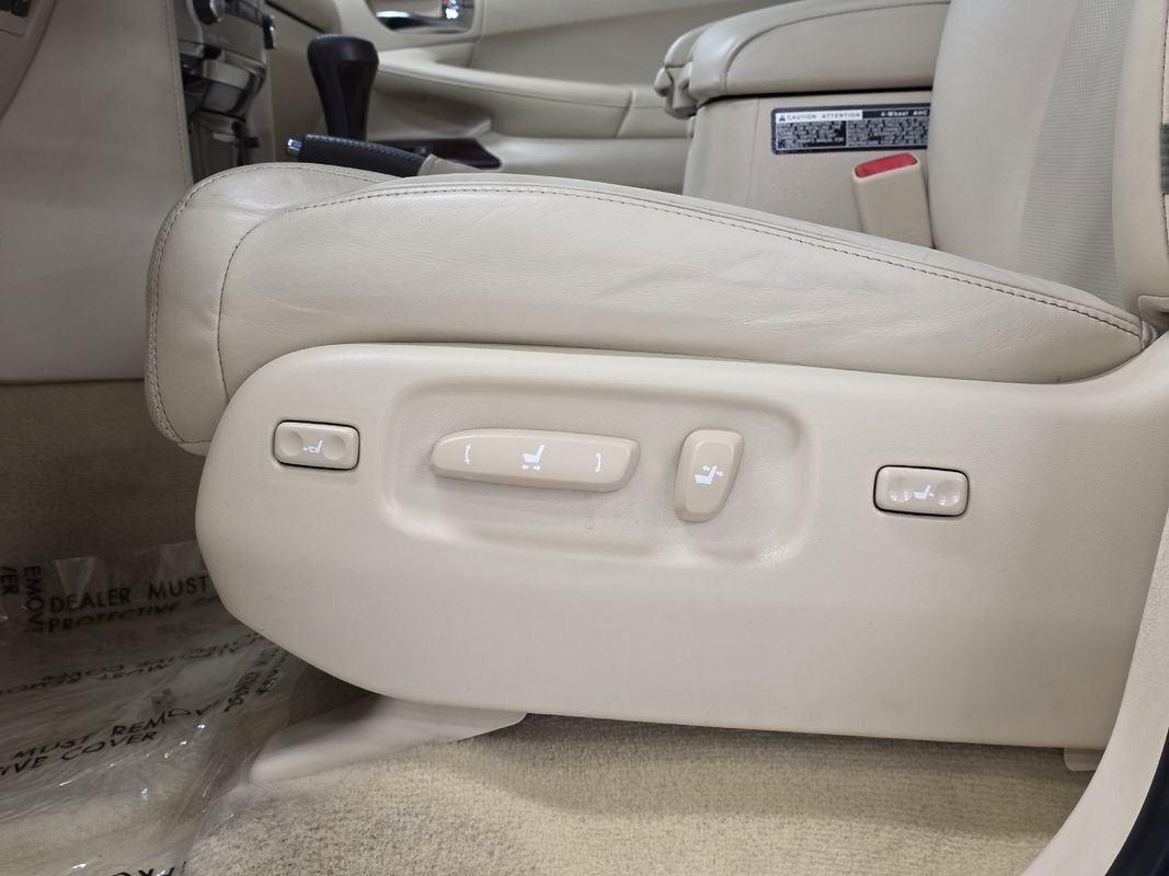 Used 2015 Lexus LX 570 4WD image 30