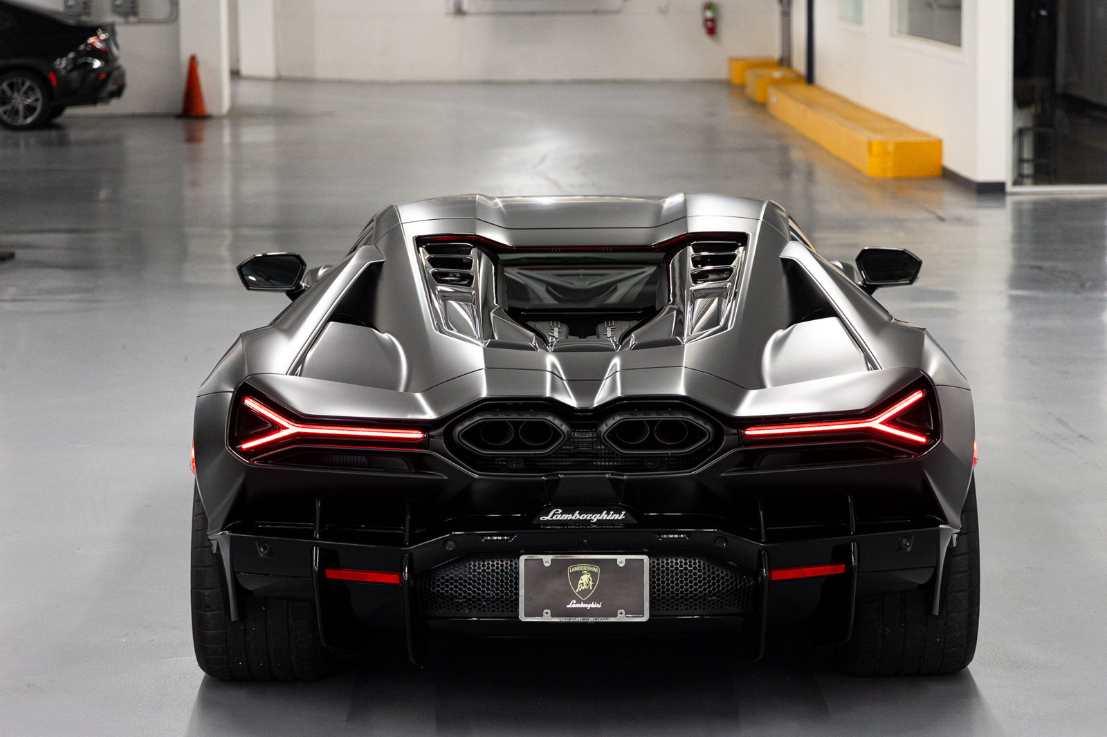 Used 2024 Lamborghini Revuelto AWD/4WD image 11