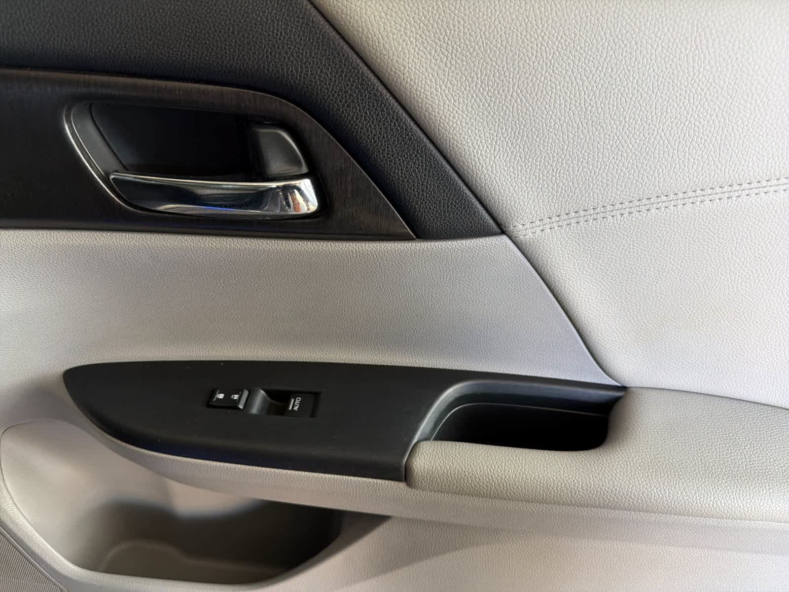 Used 2014 Honda Accord Touring image 18