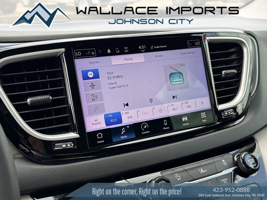 Used 2022 Chrysler Pacifica Touring-L FWD image 24