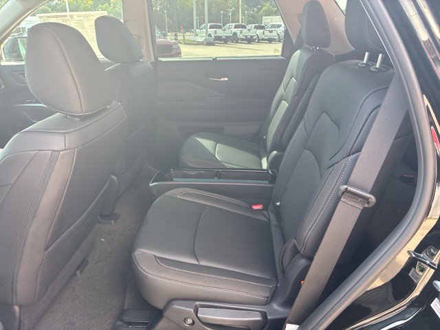 New 2026 Nissan Pathfinder SL w/ SL Premium Package FWD image 9