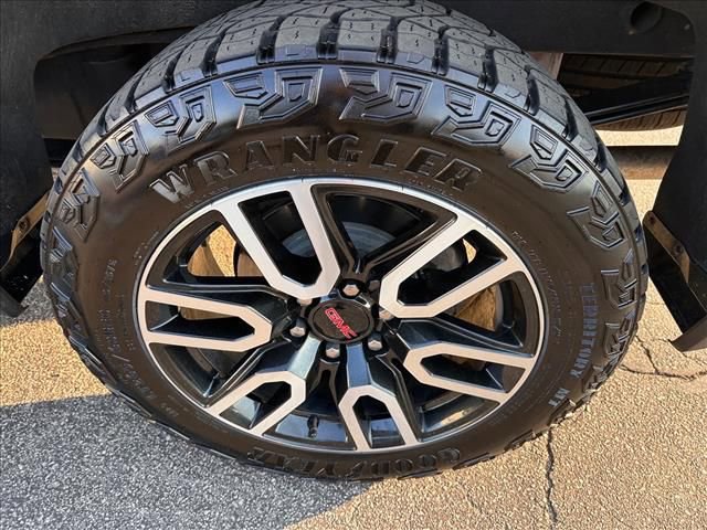 Certified 2024 GMC Sierra 1500 AT4 w/ Technology Package image 37