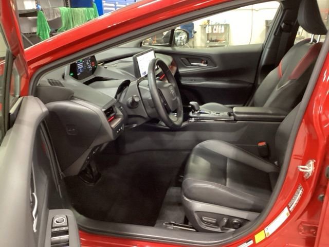 Used 2024 Toyota Prius Prime FWD image 6