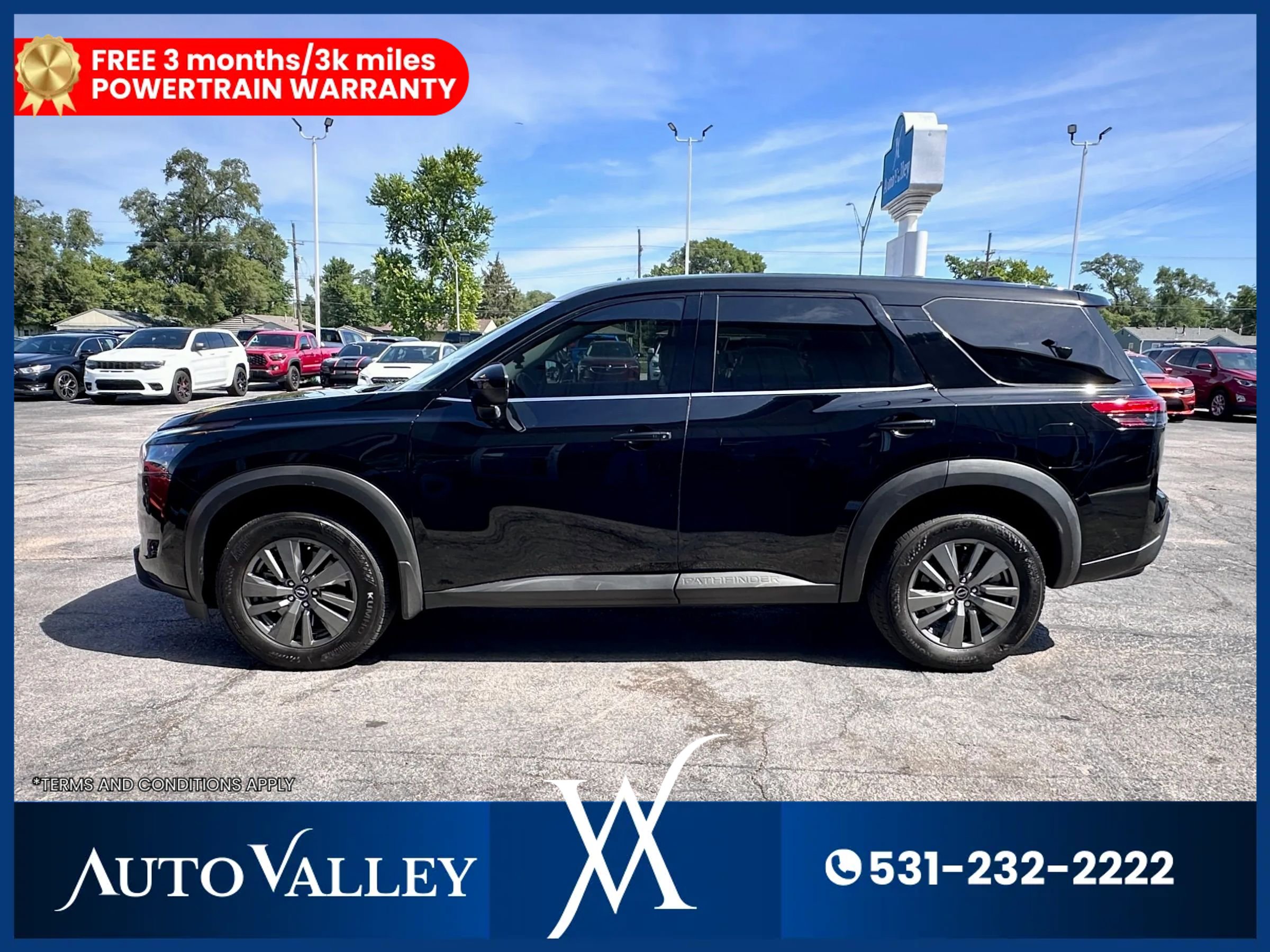 Used 2024 Nissan Pathfinder S image 4