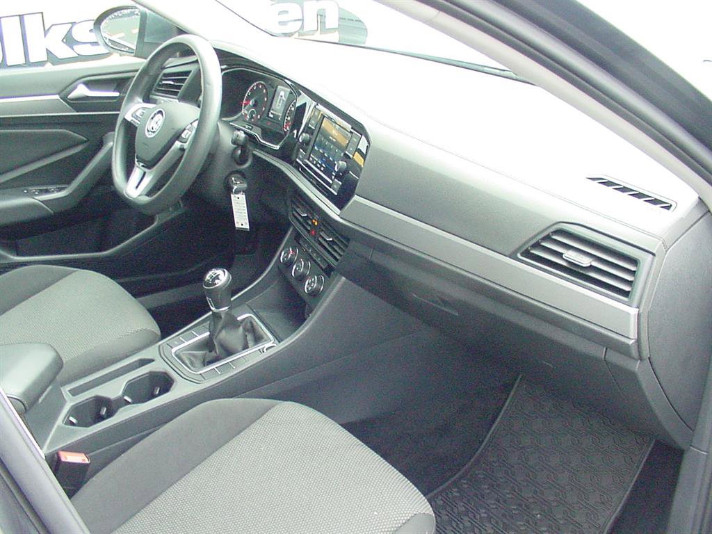 Used 2021 Volkswagen Jetta S w/ Driver Assistance Package image 23