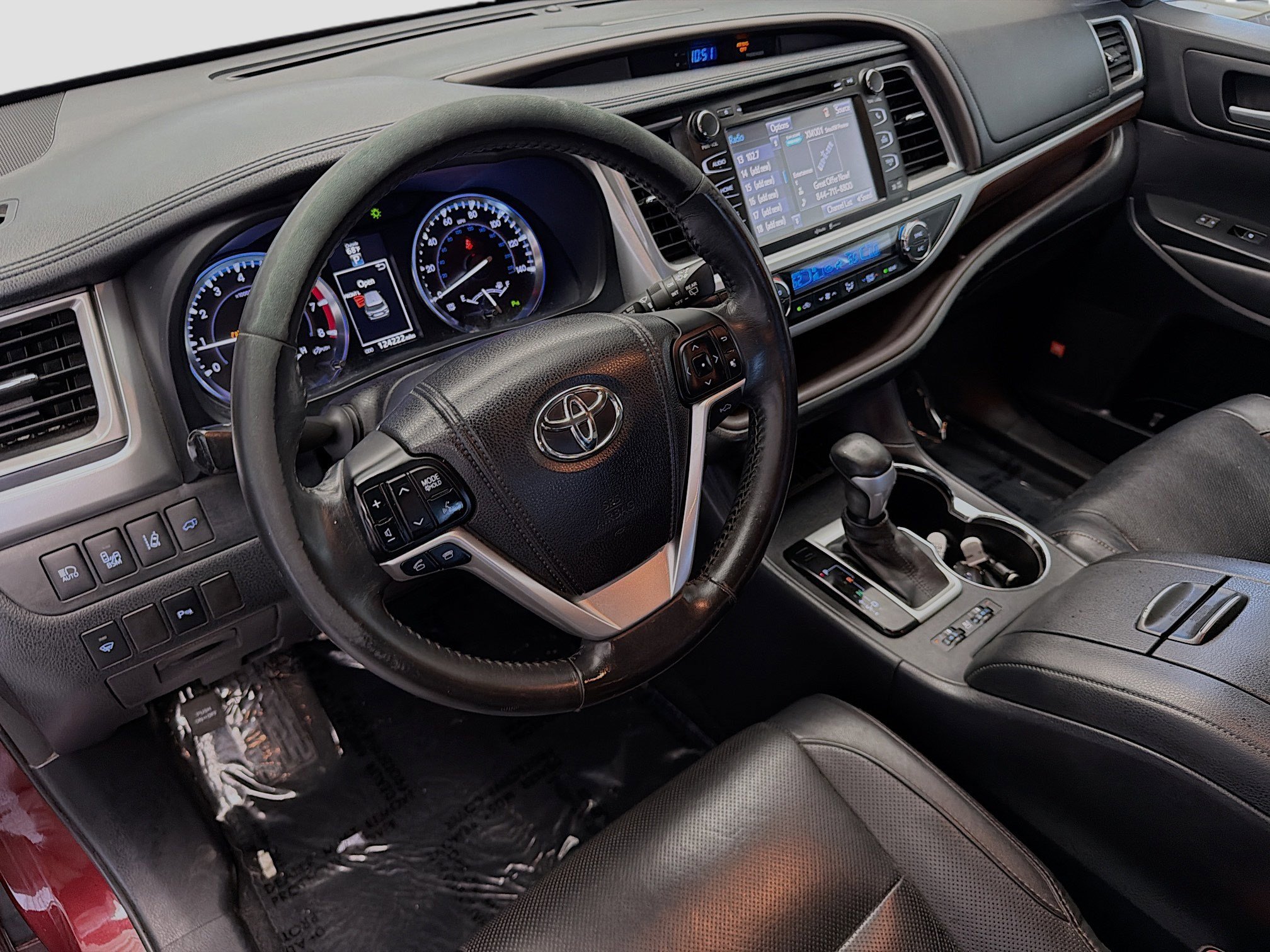 Used 2014 Toyota Highlander Limited w/ Driver Technology Package image 7