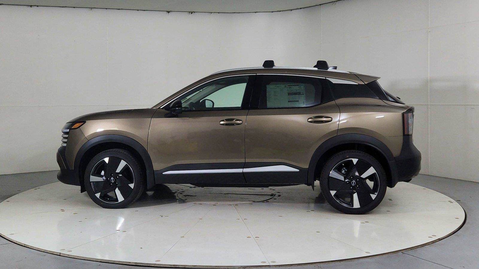 Used 2026 Nissan Kicks SR w/ Illumination Package AWD/4WD image 4
