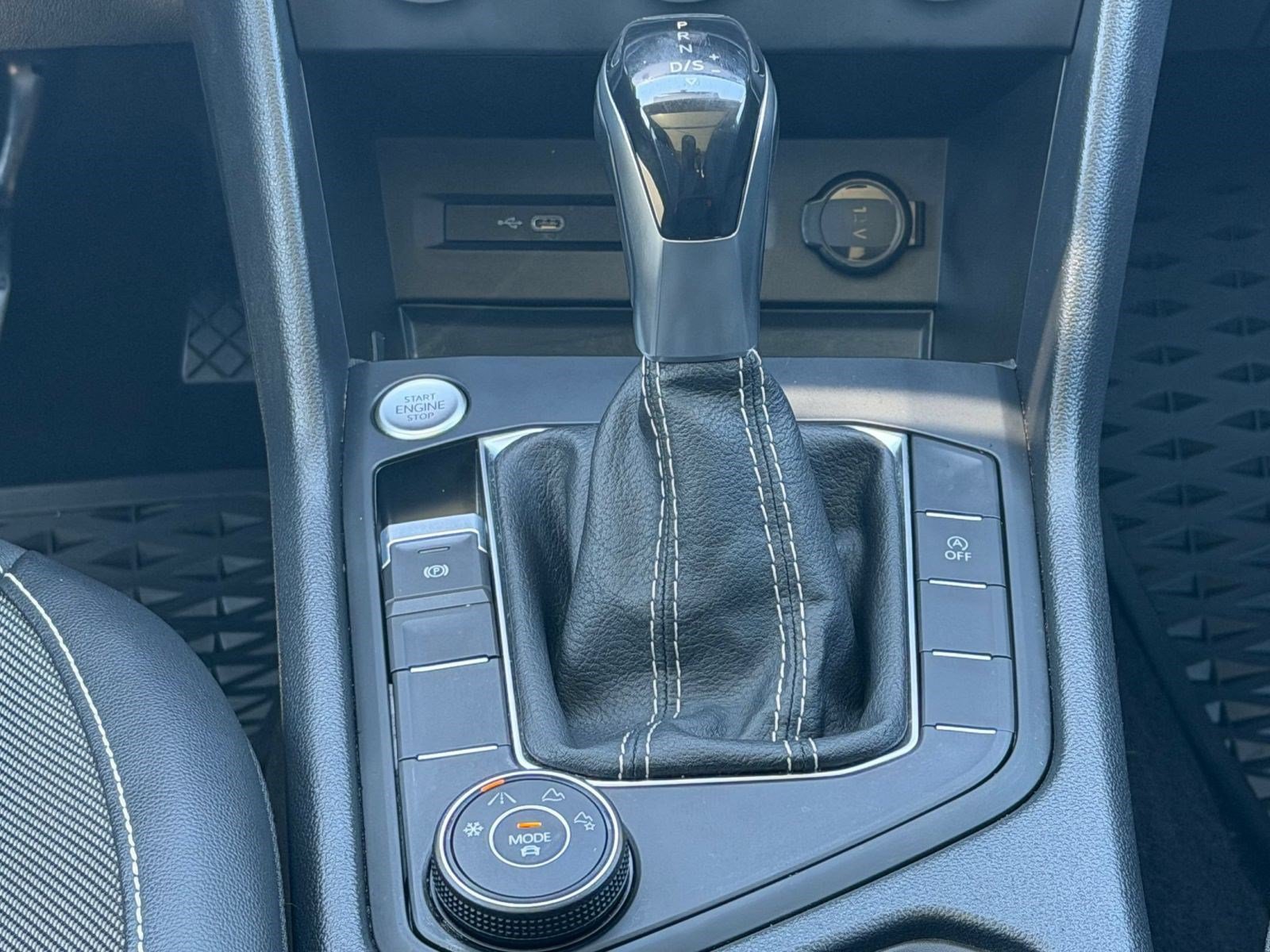 Certified 2022 Volkswagen Taos SE FWD image 18