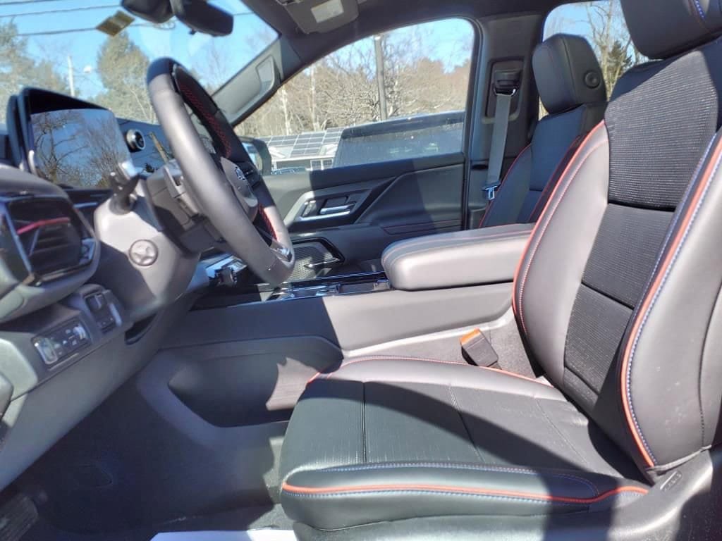 New 2025 Chevrolet Silverado EV RST AWD/4WD image 14