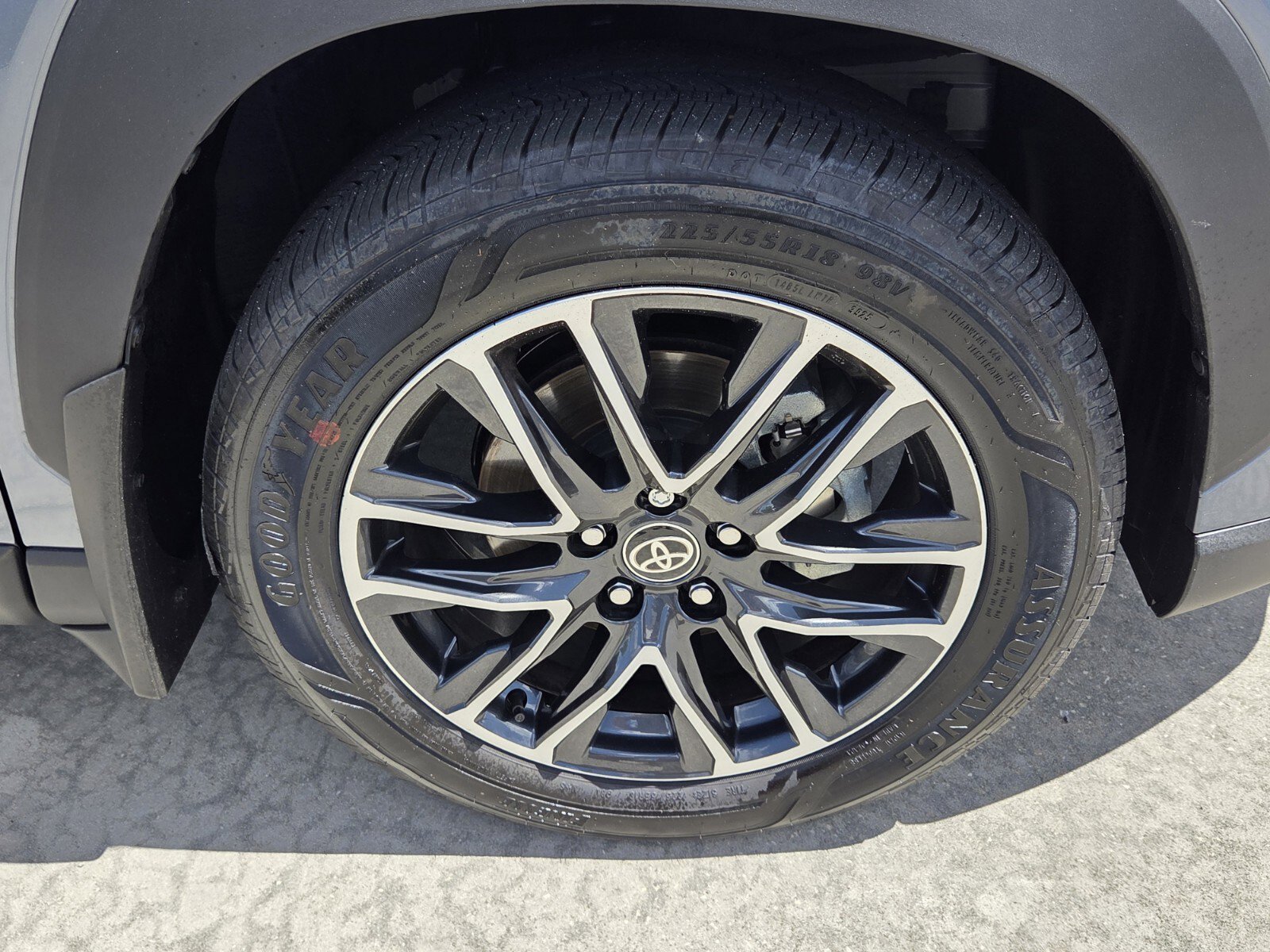 Used 2026 Toyota Corolla Cross XLE w/ Convenience Package image 12