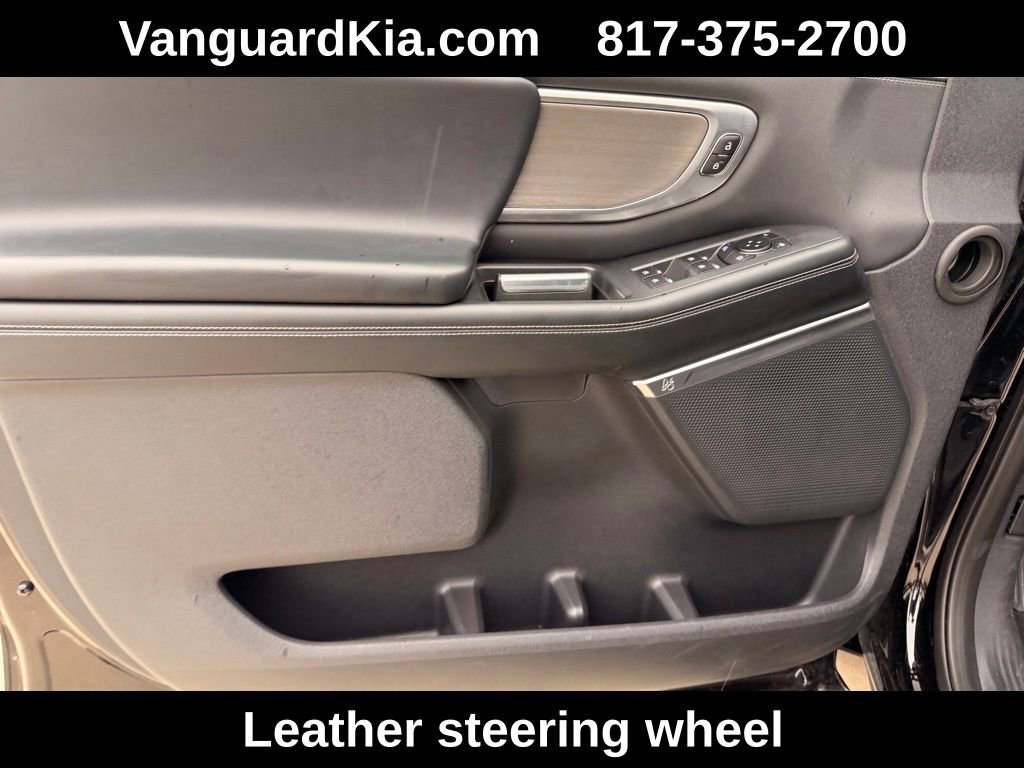 Used 2025 Ford Expedition Max Platinum AWD/4WD image 17