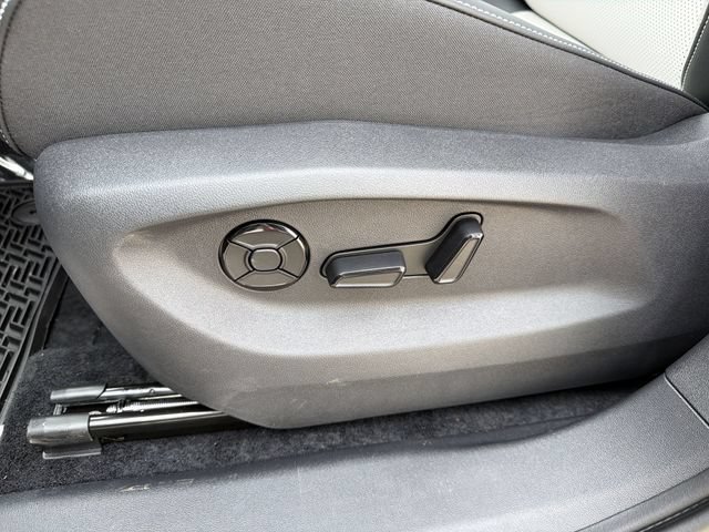 New 2026 Volkswagen Tiguan SE AWD/4WD image 13