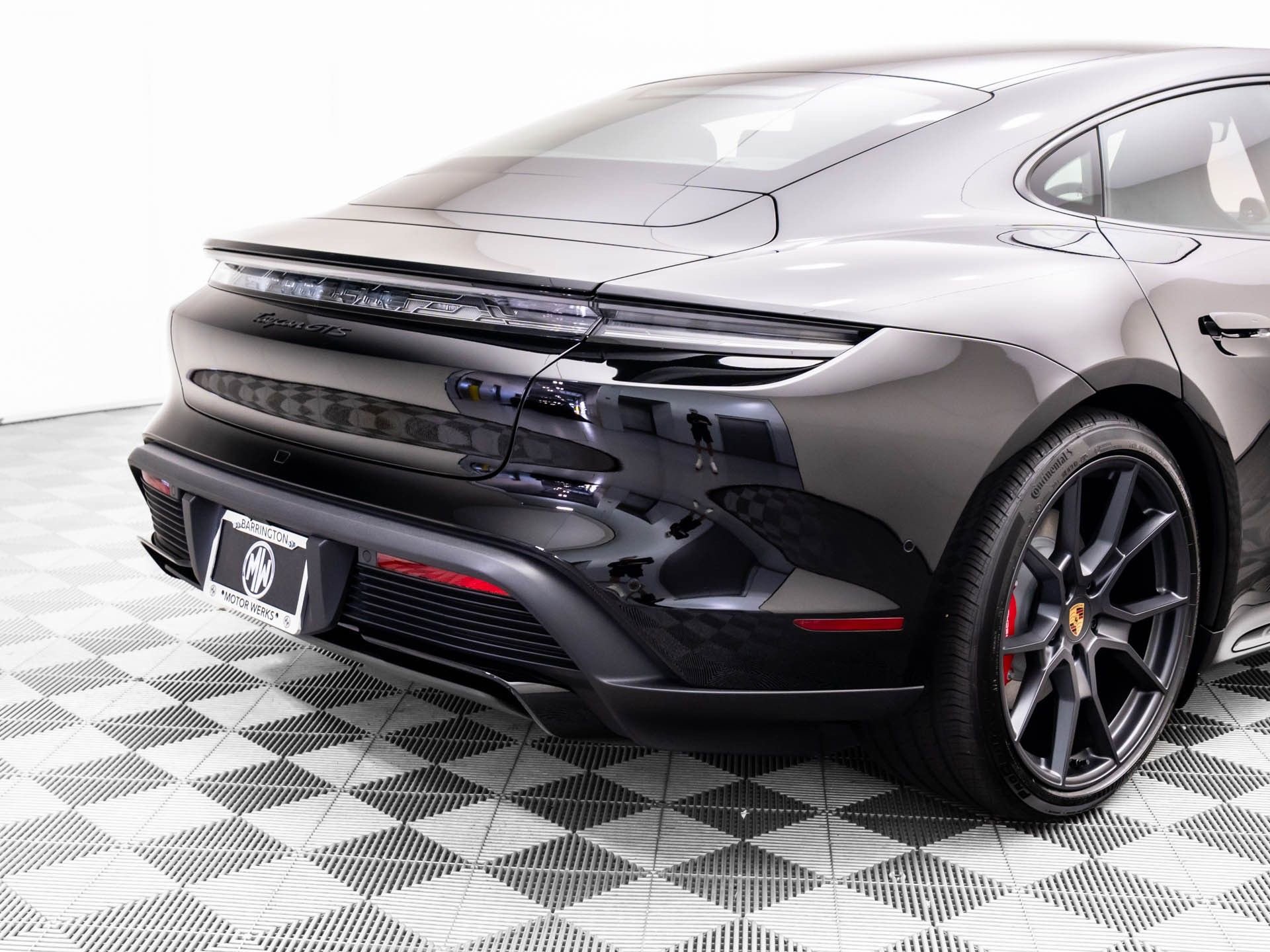 New 2026 Porsche Taycan GTS AWD/4WD image 34