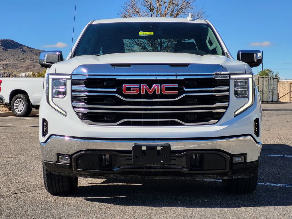 Used 2024 GMC Sierra 1500 SLT AWD/4WD image 3