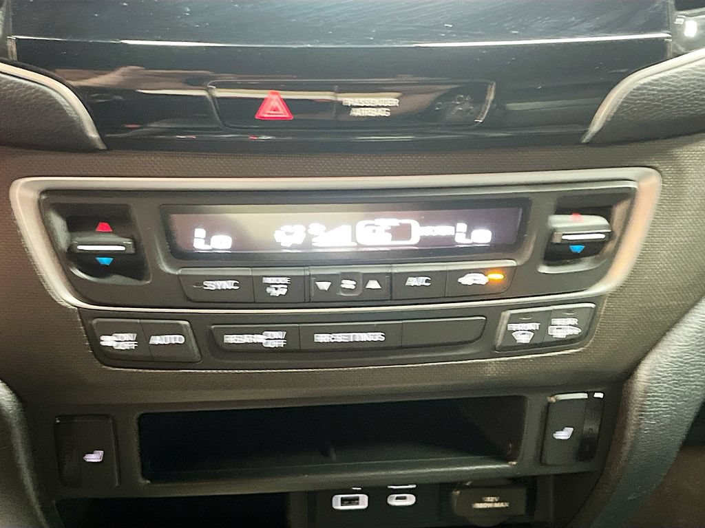 Used 2025 Honda Passport TrailSport image 16