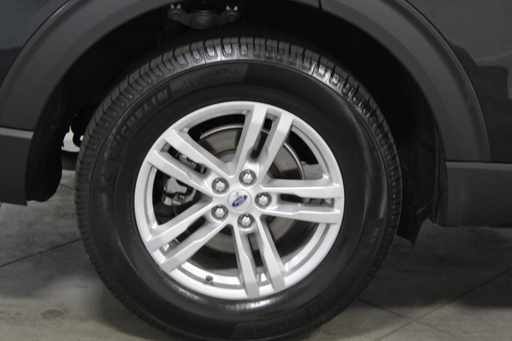 Used 2023 Ford Explorer XLT AWD/4WD image 13