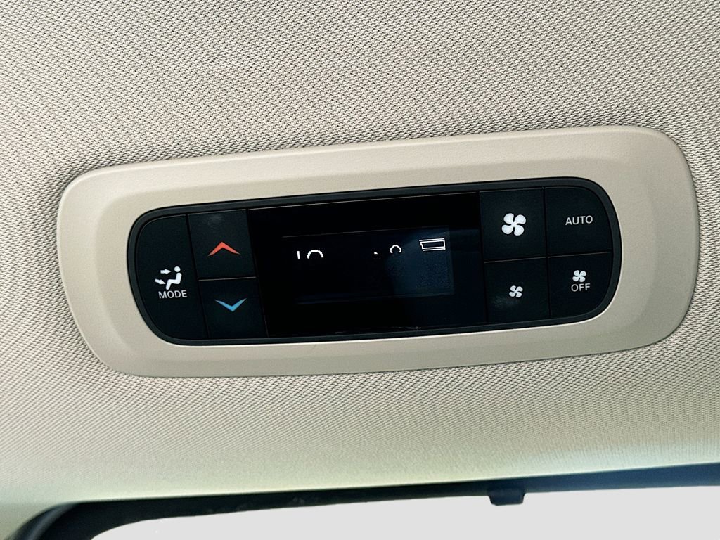 Used 2017 Chrysler Pacifica Touring-L Plus w/ Advanced Safetytec Group FWD image 25