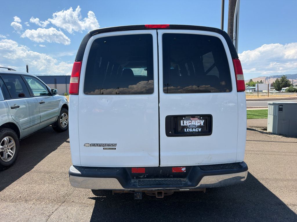 Used 2009 Chevrolet Express 3500 Passenger w/ LT Preferred Equipment Group RWD image 3