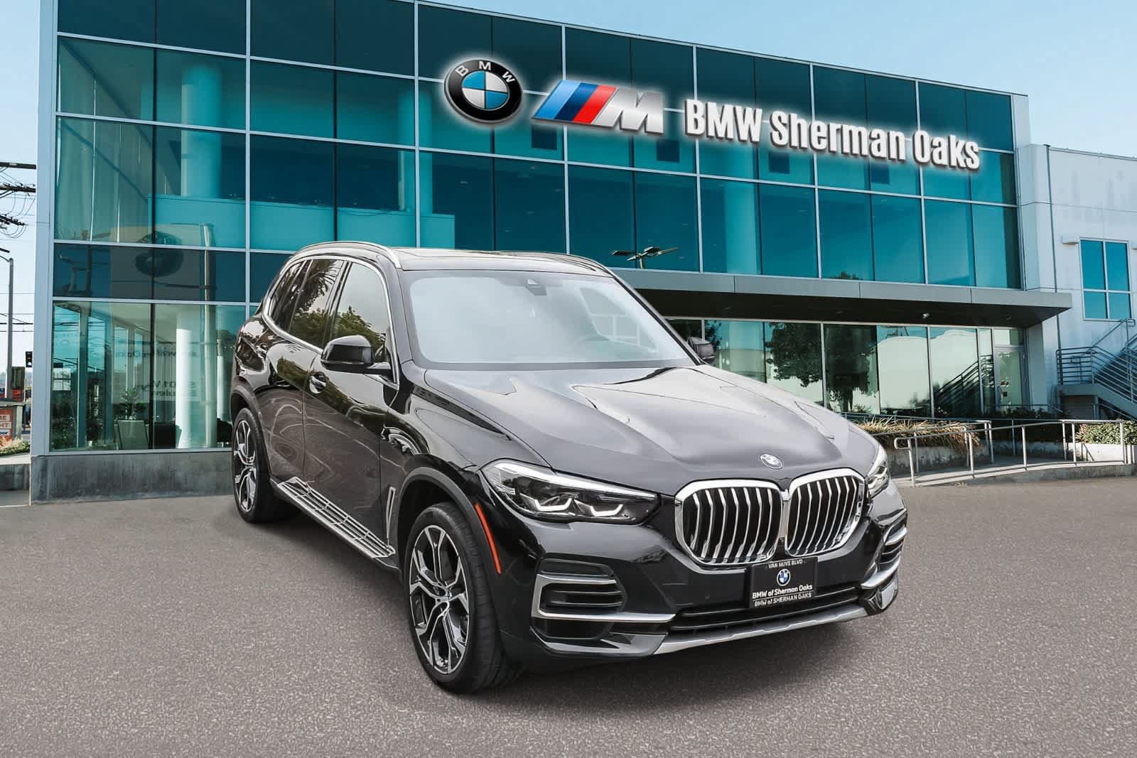 Used 2022 BMW X5 sDrive40i w/ Premium Package RWD image 3