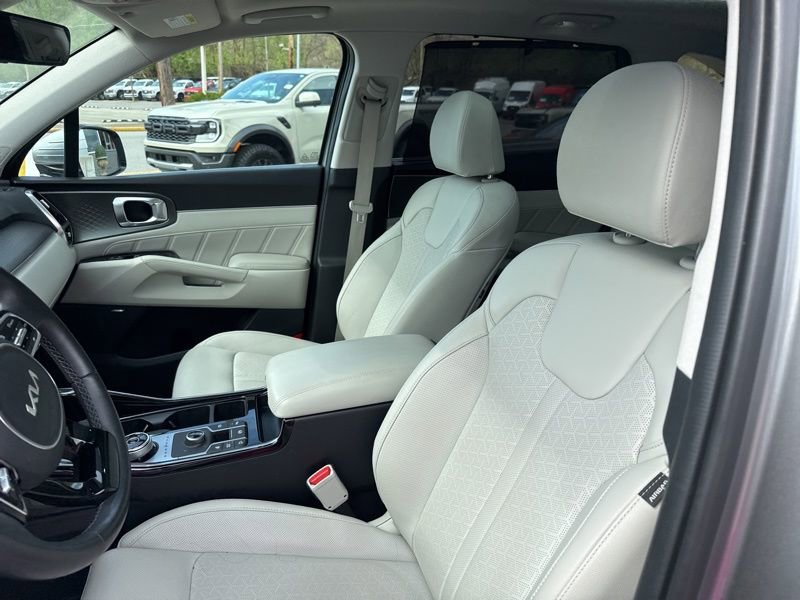 Used 2023 Kia Sorento SX Prestige w/ Panoramic Sunroof Package image 12