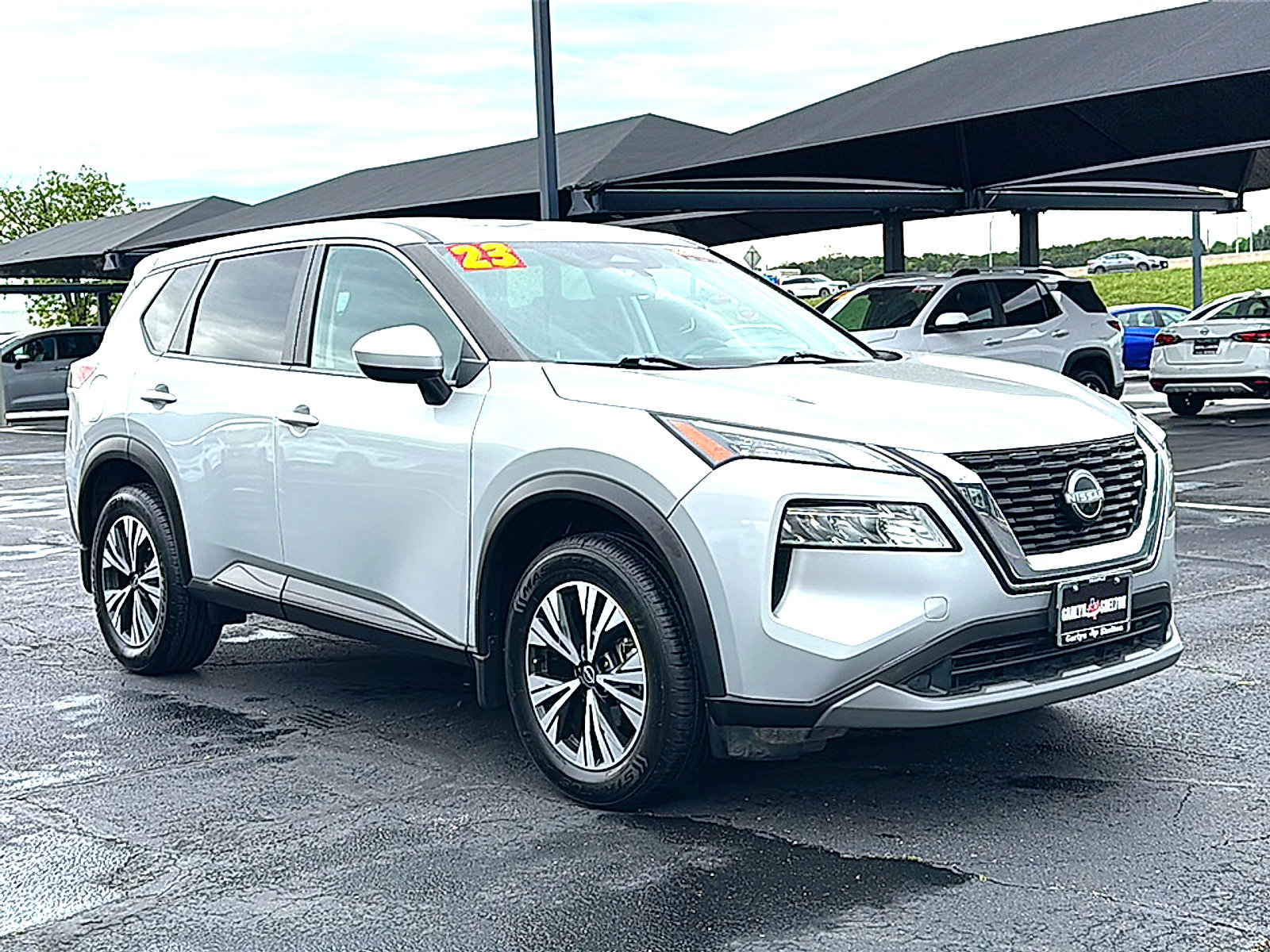 Used 2023 Nissan Rogue SV FWD image 10