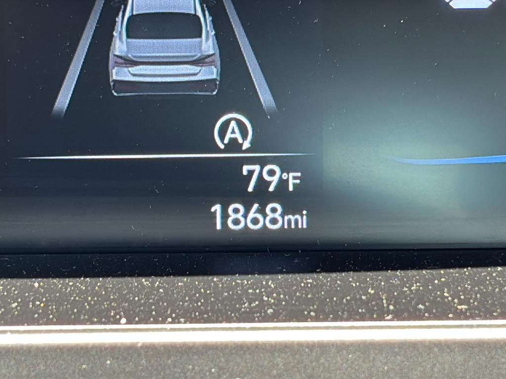 Used 2025 Hyundai Elantra SE FWD image 29