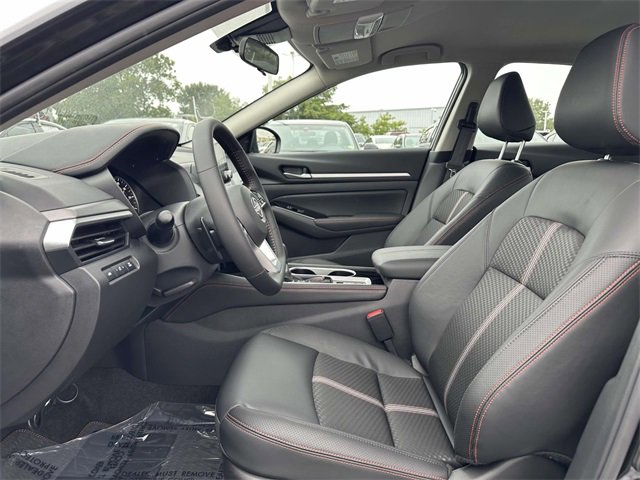 New 2025 Nissan Altima 2.5 SR image 16