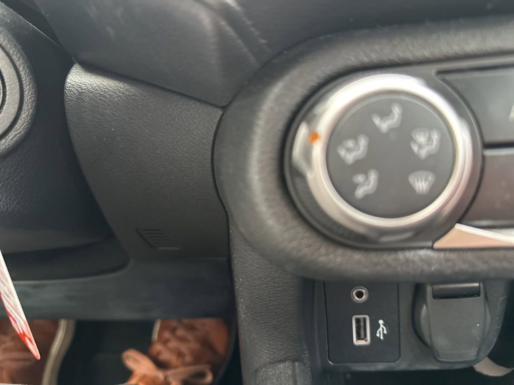 Used 2024 Nissan Versa S w/ Trunk Package image 17