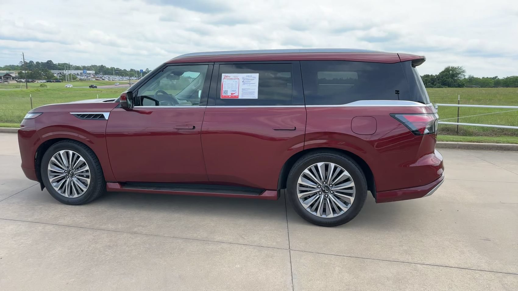 Used 2025 INFINITI QX80 Sensory AWD/4WD image 6