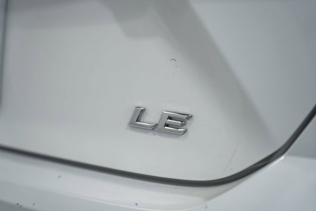 Used 2025 Toyota Camry LE image 7