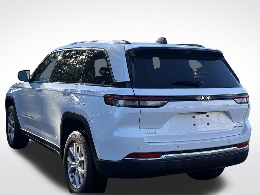 Certified 2023 Jeep Grand Cherokee Limited w/ Luxury Tech Group II AWD/4WD image 4