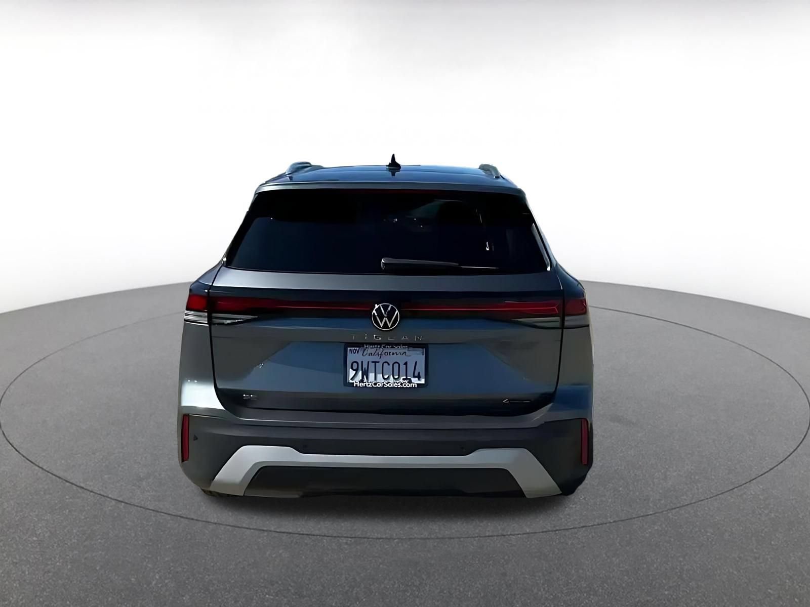 Used 2026 Volkswagen Tiguan SE AWD/4WD image 12