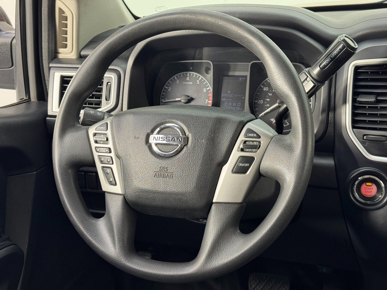 Used 2017 Nissan Titan S image 17