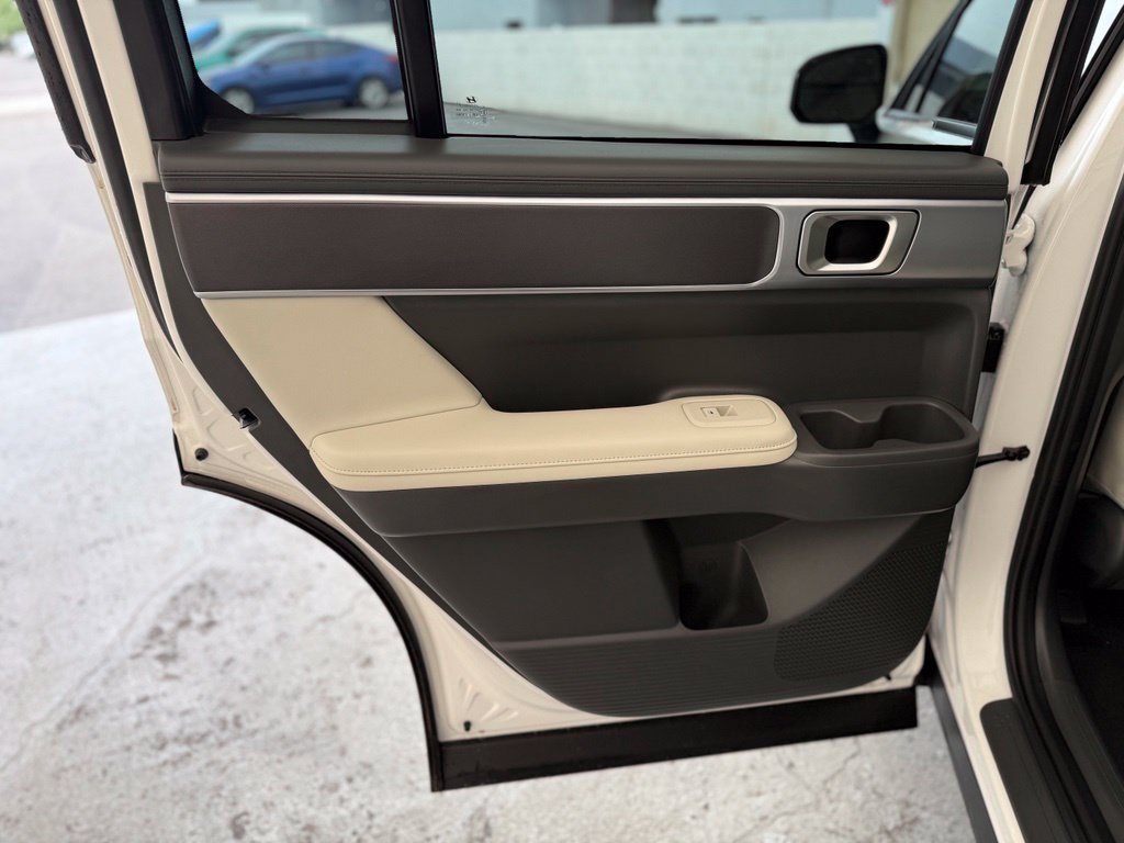 Used 2025 Hyundai Santa Fe SEL FWD image 25