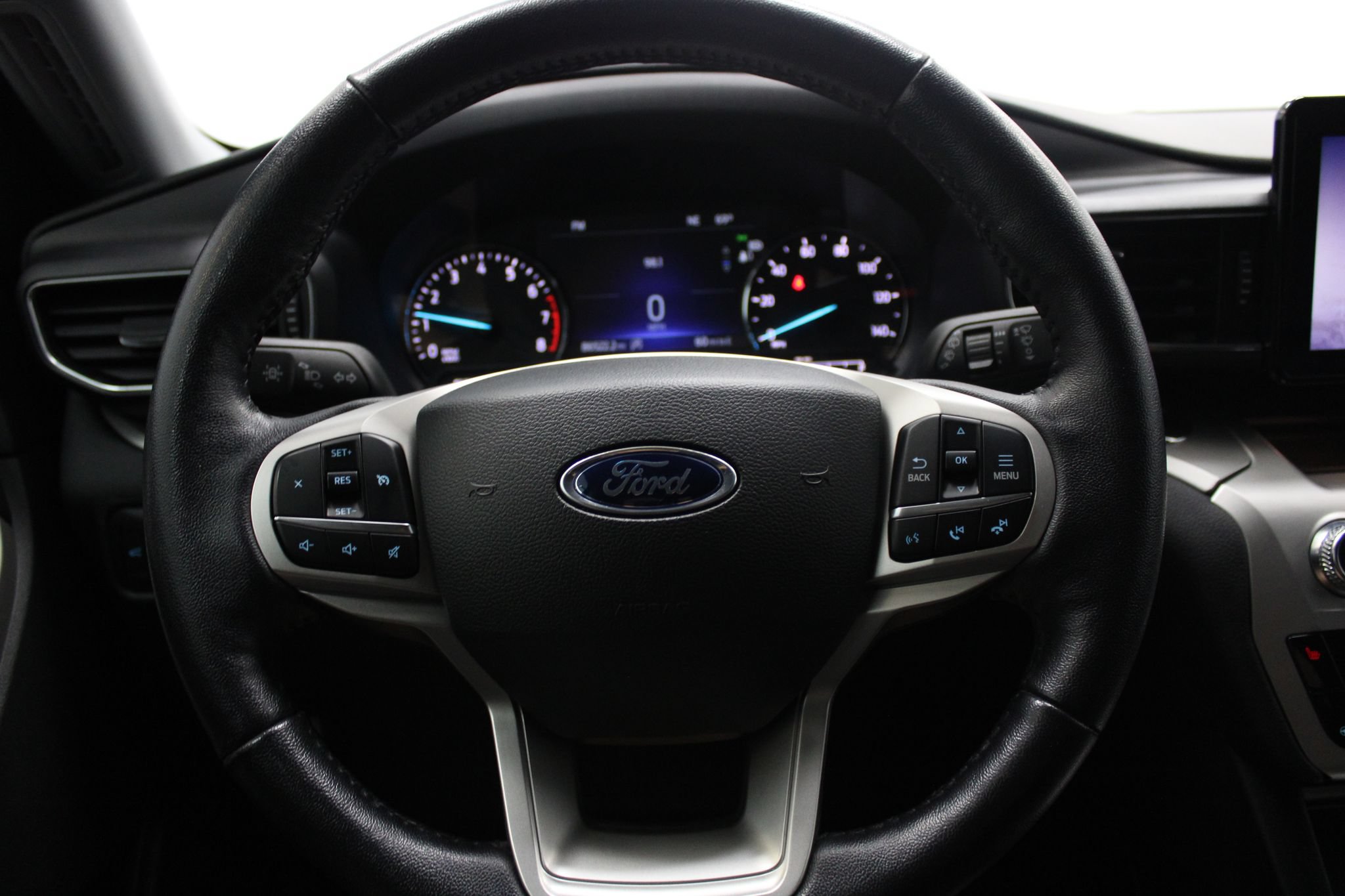 Used 2022 Ford Explorer XLT w/ Equipment Group 202A AWD/4WD image 30