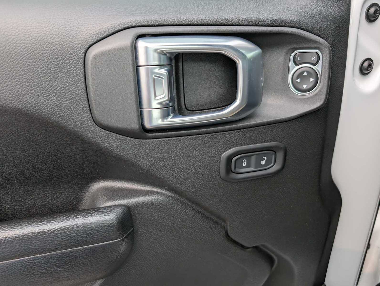 Used 2022 Jeep Wrangler Unlimited Sport AWD/4WD image 39