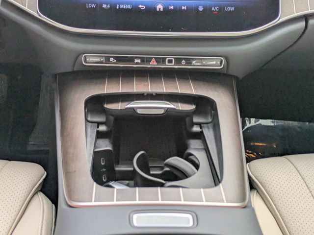 Used 2025 Mercedes-Benz E 350 Sedan image 18