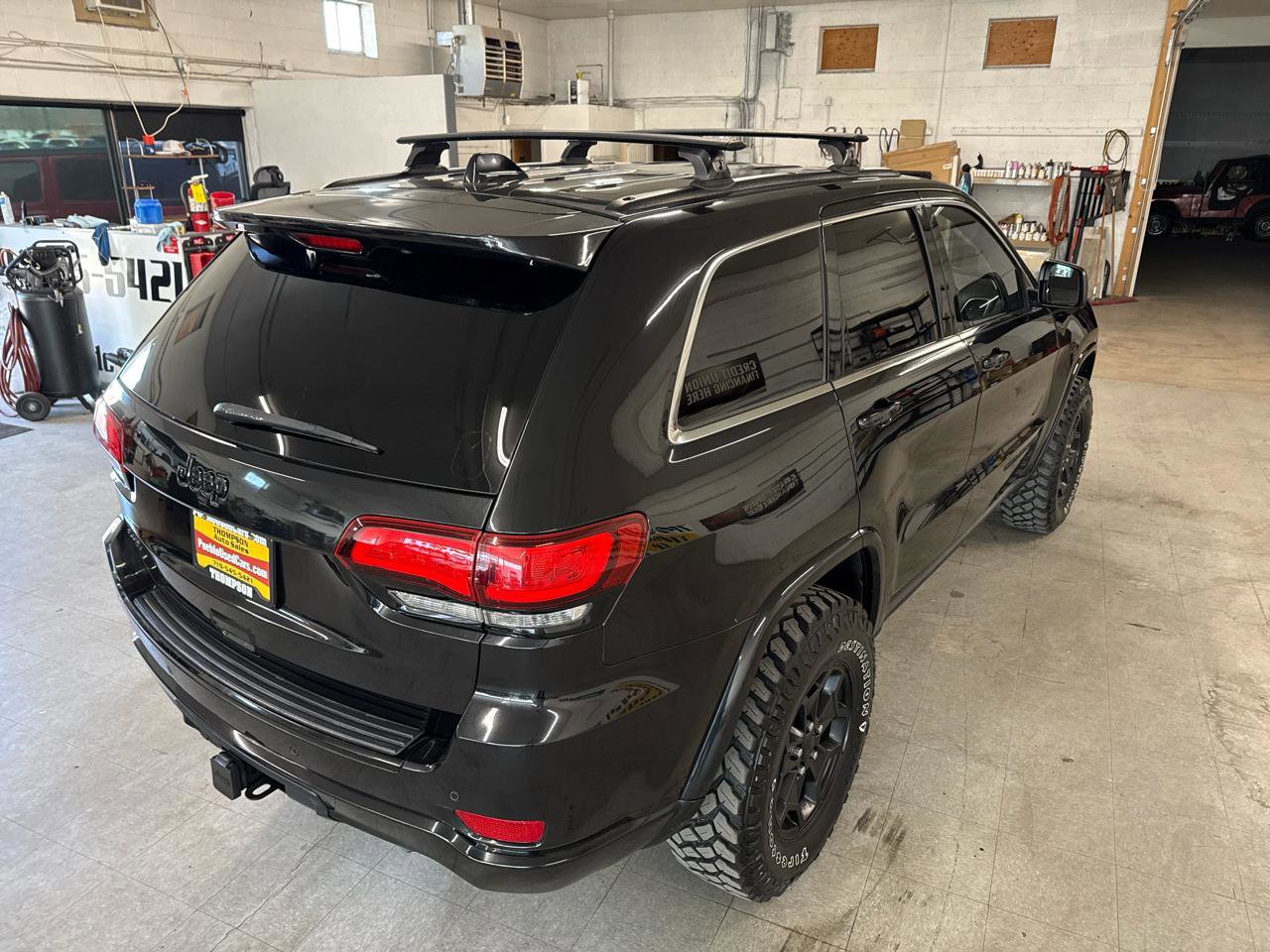 Used 2015 Jeep Grand Cherokee Altitude image 99