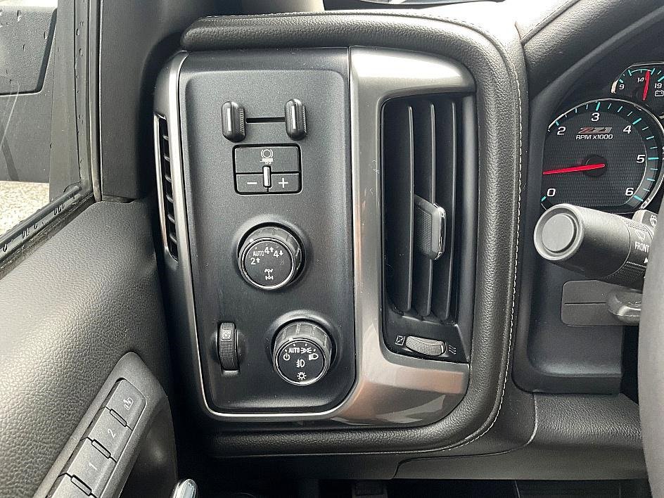 Used 2017 Chevrolet Silverado 1500 LTZ Z71 w/ Redline Edition image 17