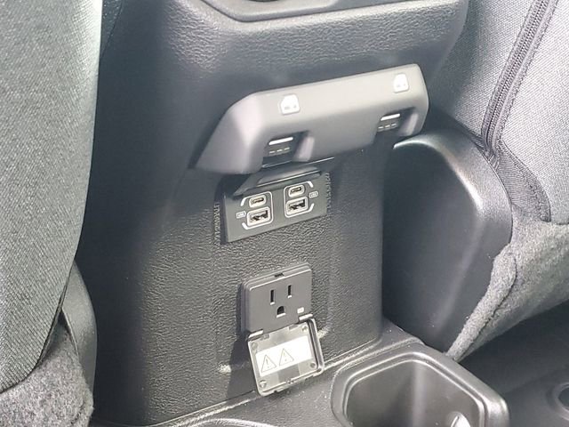 Used 2025 Jeep Wrangler Sahara AWD/4WD image 30