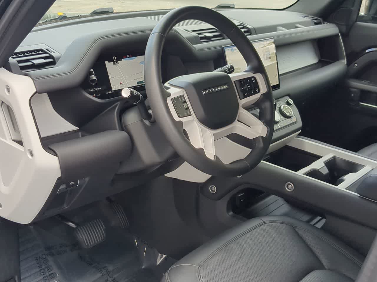 Used 2025 Land Rover Defender 110 S AWD/4WD image 10
