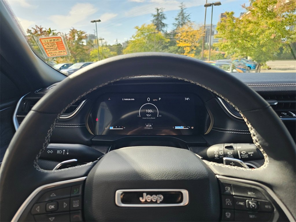 Used 2024 Jeep Grand Cherokee L Limited w/ Luxury Tech Group II image 27